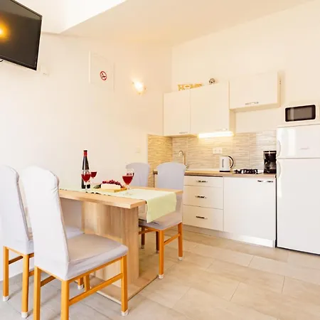 Magdalena With Mountain And Seaview Apartment Metajna Room photo